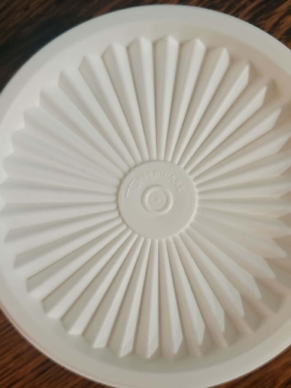 Set of 4 Aqua Blue Tupperware Bowls with White Lids - Picture 3 of 3